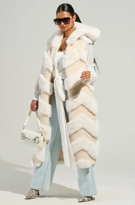 Fashion Essentials JEMI MIX MATERIAL FAUX FUR VEST IN IVORY