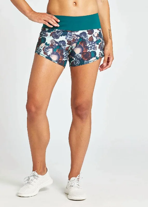 Hollywood Glam Award - Show Style Women's Roga Shorts In Botanical Print